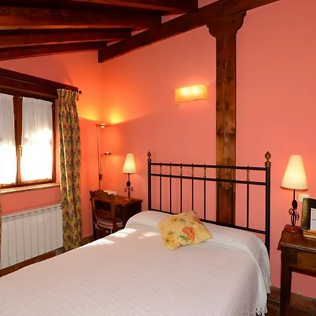 Hotel-posada La Casa De フラーマ